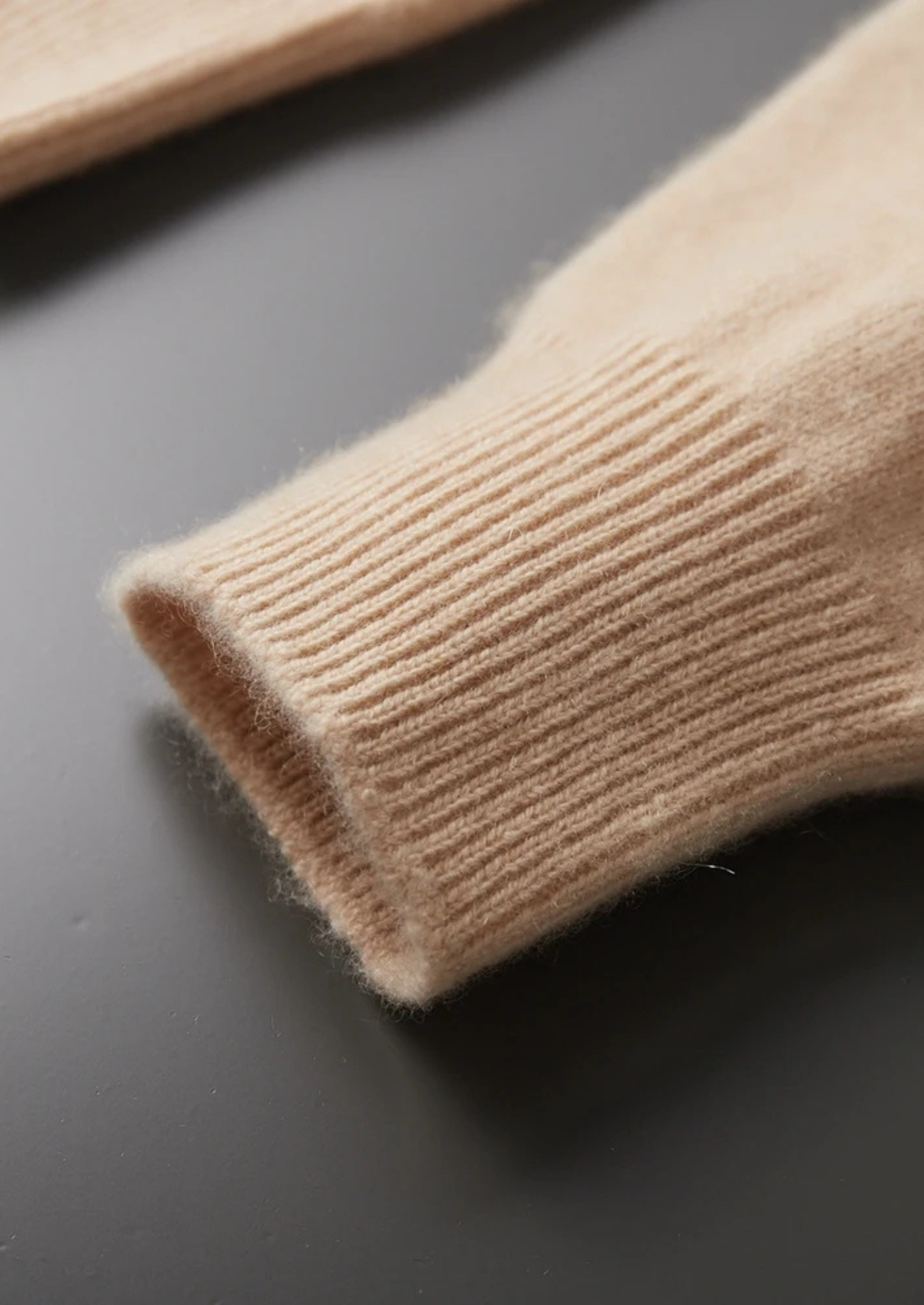 PURE EXTRA-FINE MERINO WOOL CLASSIC CREWNECK