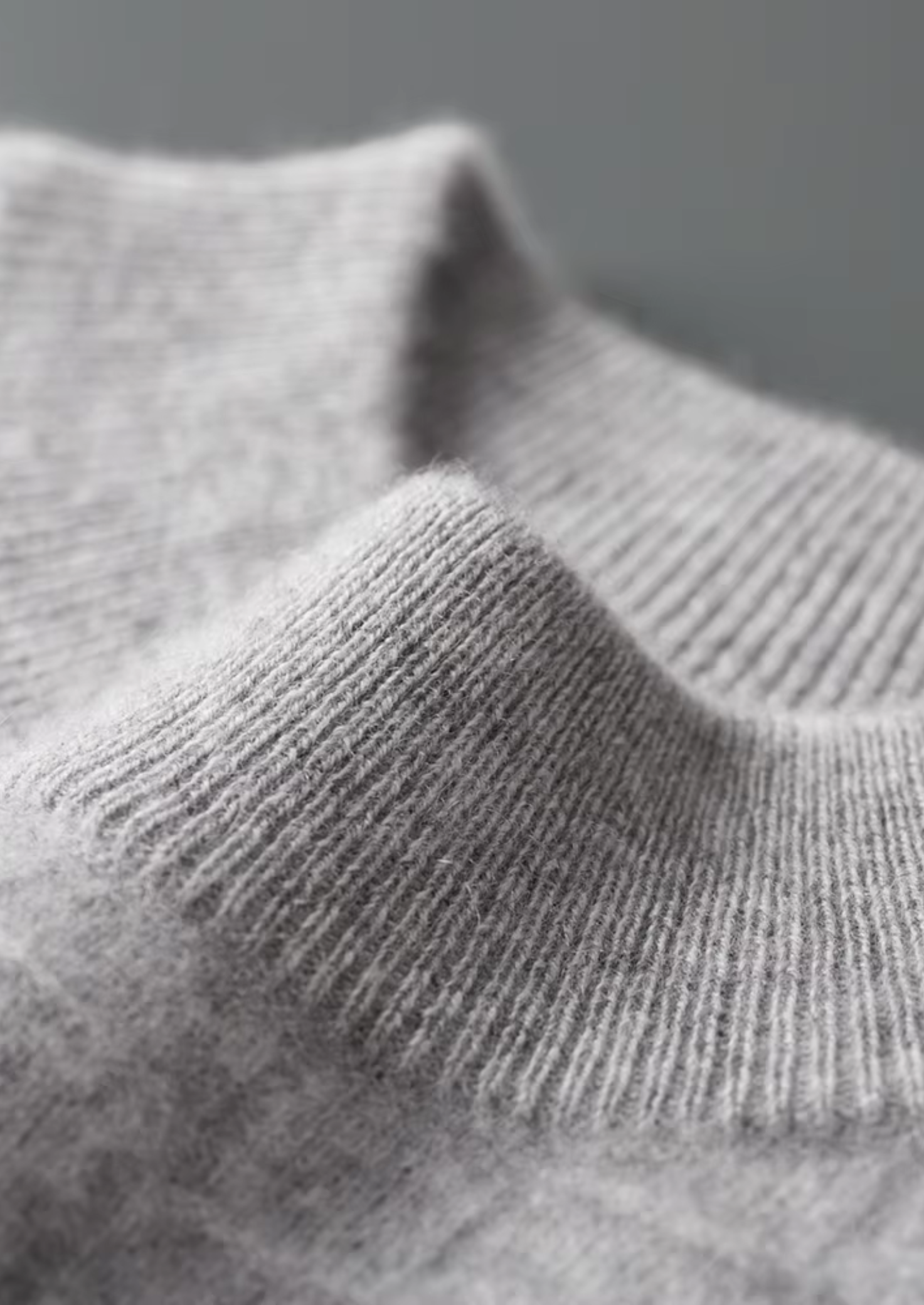 PURE EXTRA-FINE MERINO WOOL TEXTURED MOCKNECK
