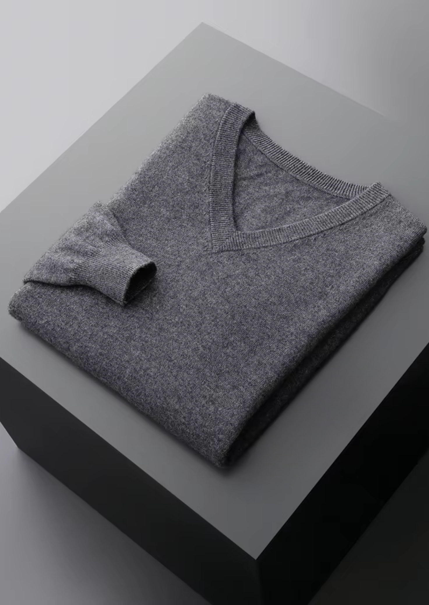 PURE EXTRA-FINE MERINO WOOL CLASSIC V-NECK SWEATER