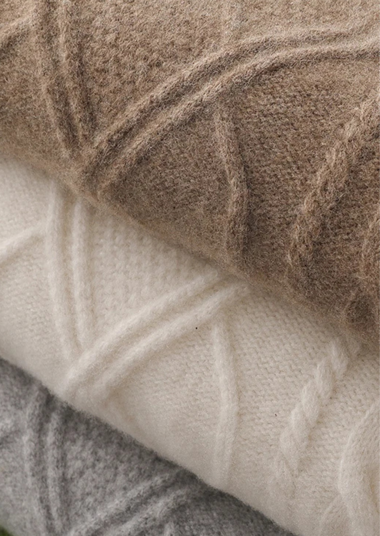 PURE EXTRA-FINE MERINO WOOL WINTERTIME CREWNECK