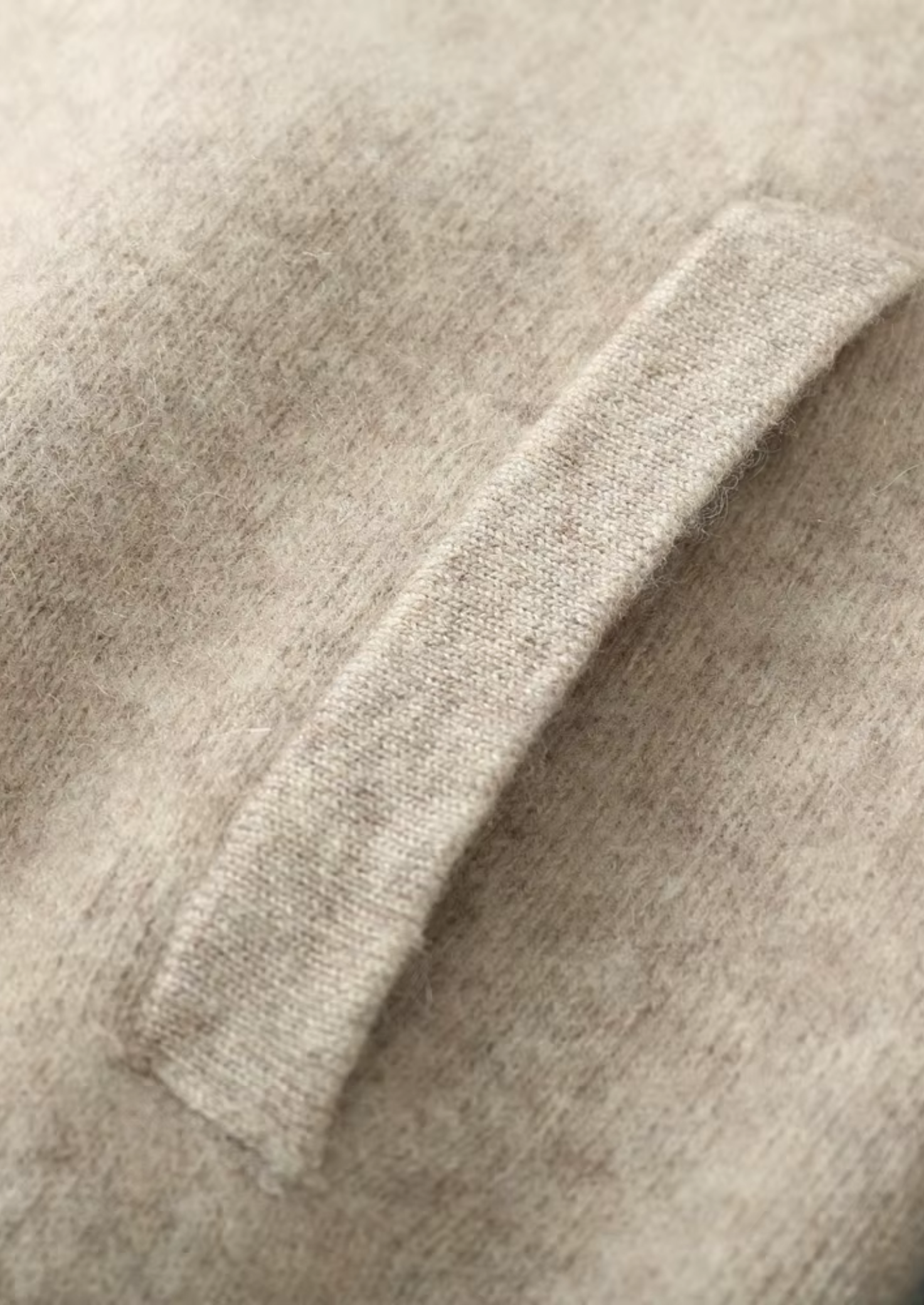 PURE EXTRA-FINE MERINO WOOL V-NECK CARDIGAN