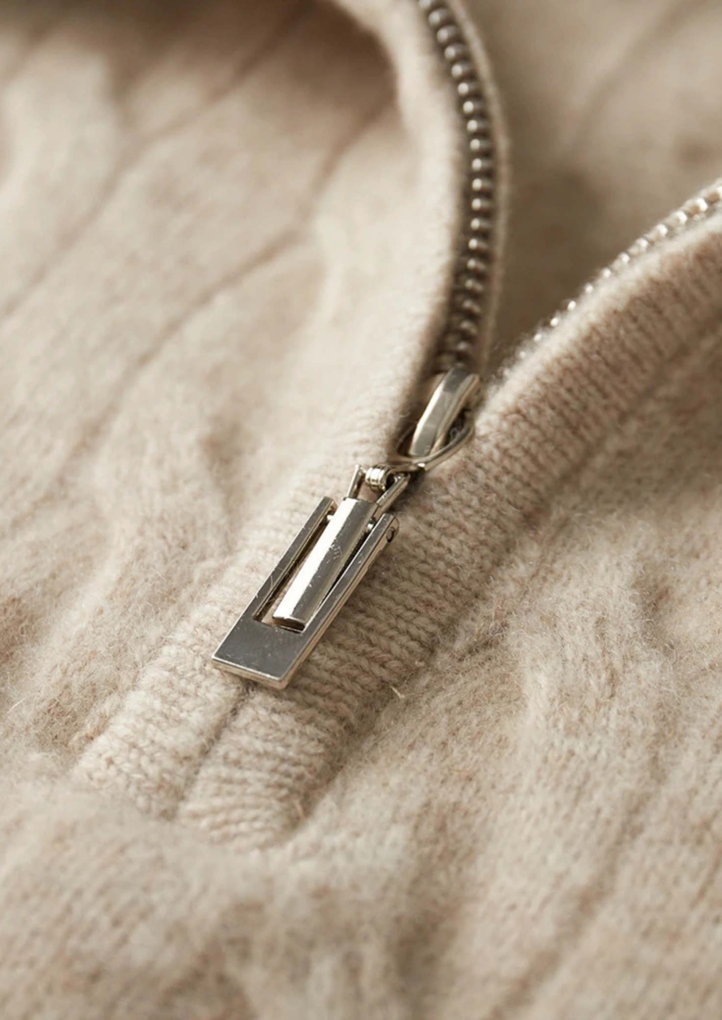 PURE EXTRA-FINE MERINO WOOL CABLE HALF ZIP