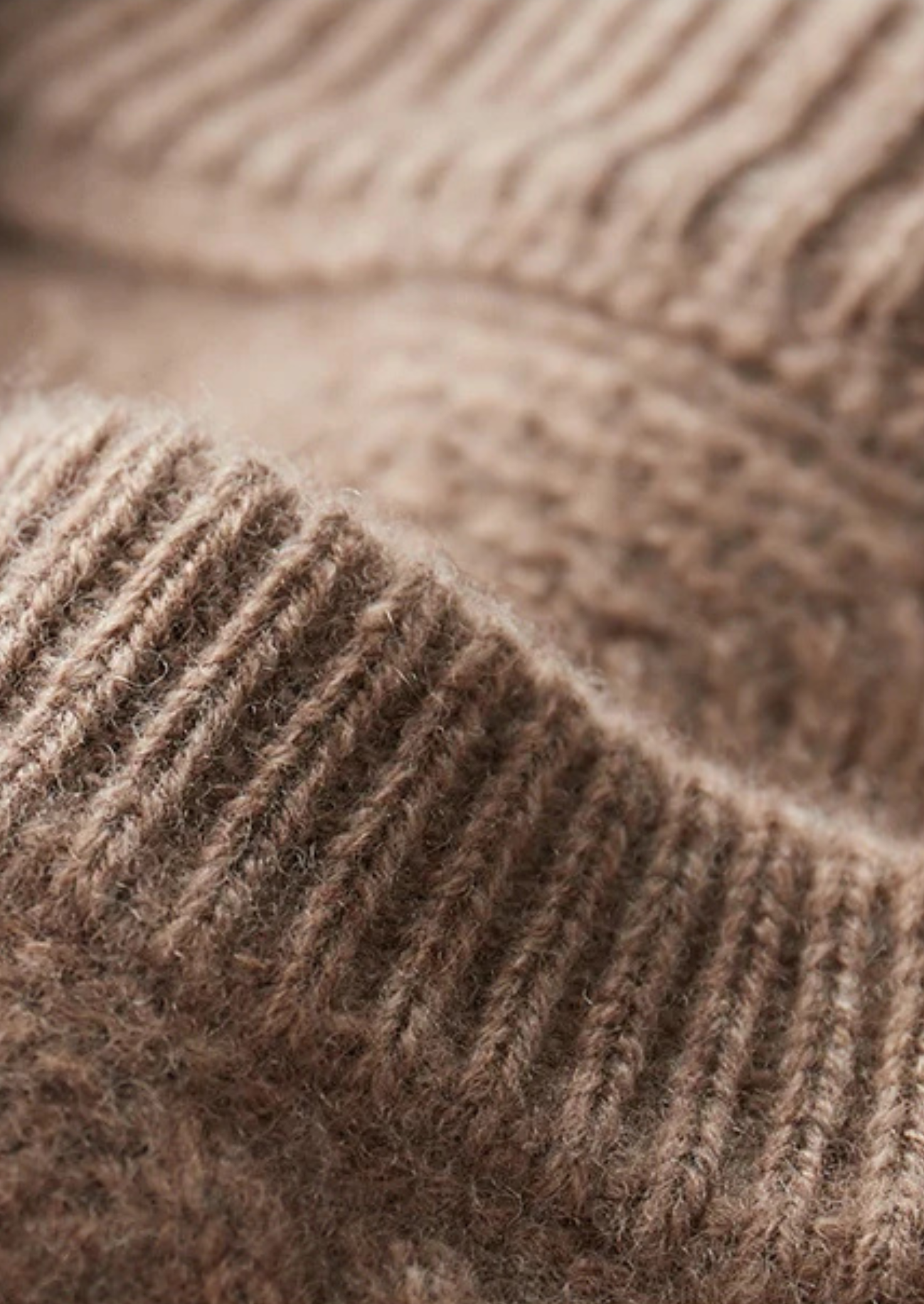 PURE EXTRA-FINE MERINO WOOL WINTERTIME CREWNECK