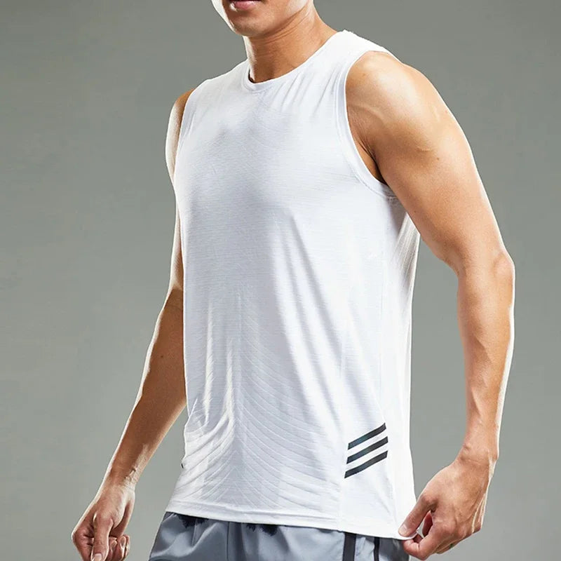 RUNNR™ AeroLite Singlet
